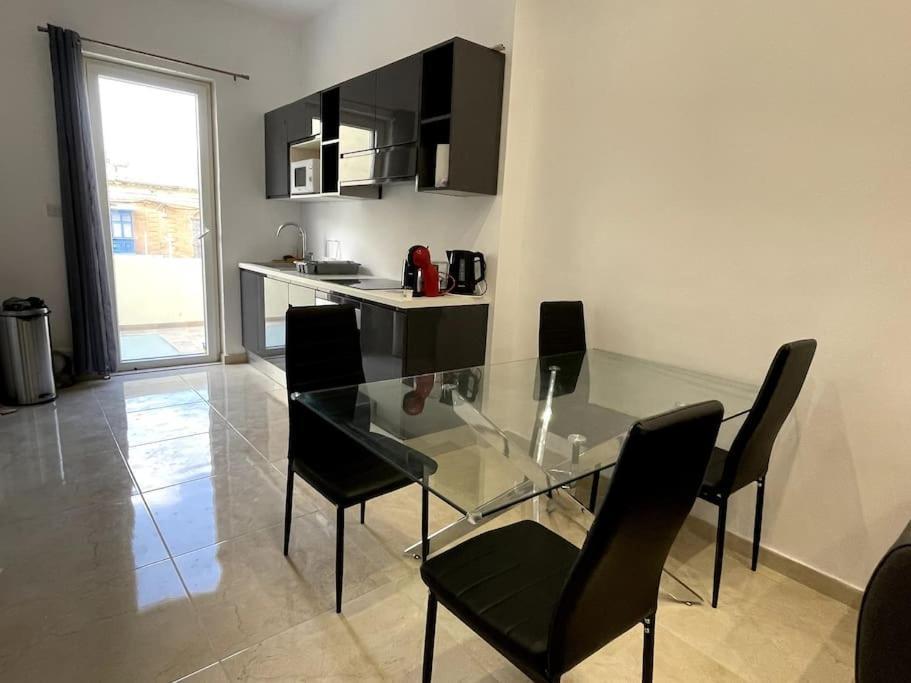 Brand New Appartement Of Two Bedrooms In Sliema Luaran gambar